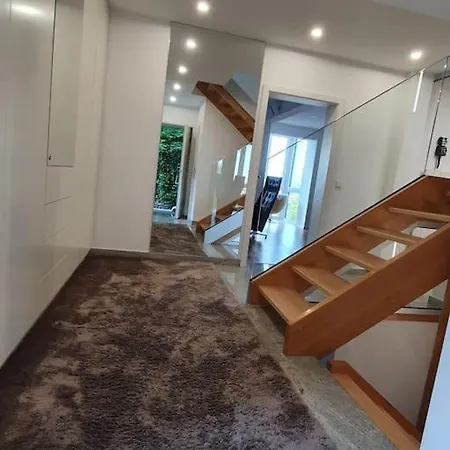 Wunderschone Stadtvilla Mit Topaussicht Штутгарт